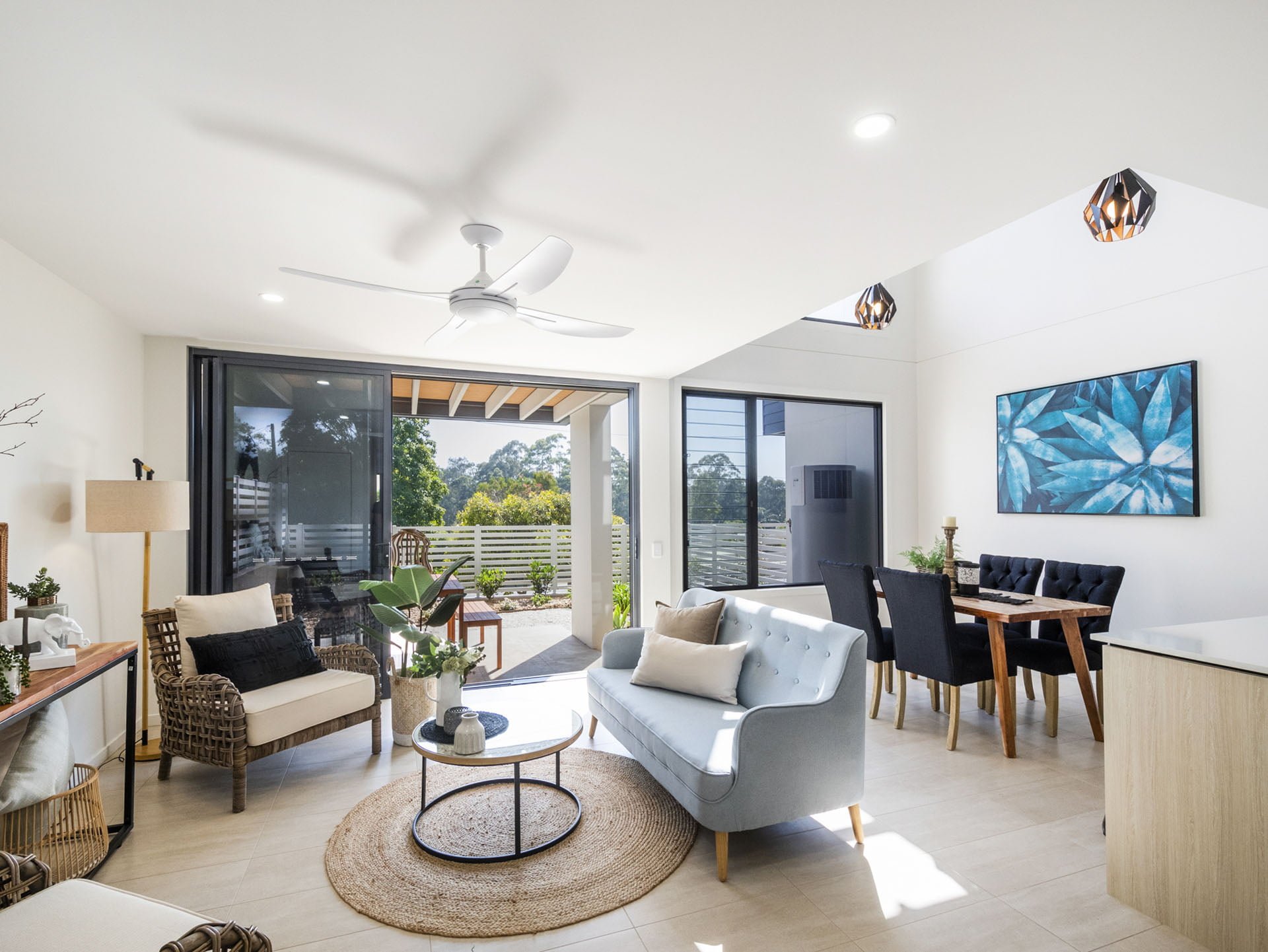 12 Dibbs St – 014 – Media Res